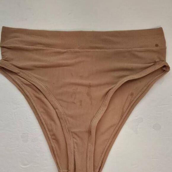 2 pair SKIMS panty Nwt - Picture 7 of 11